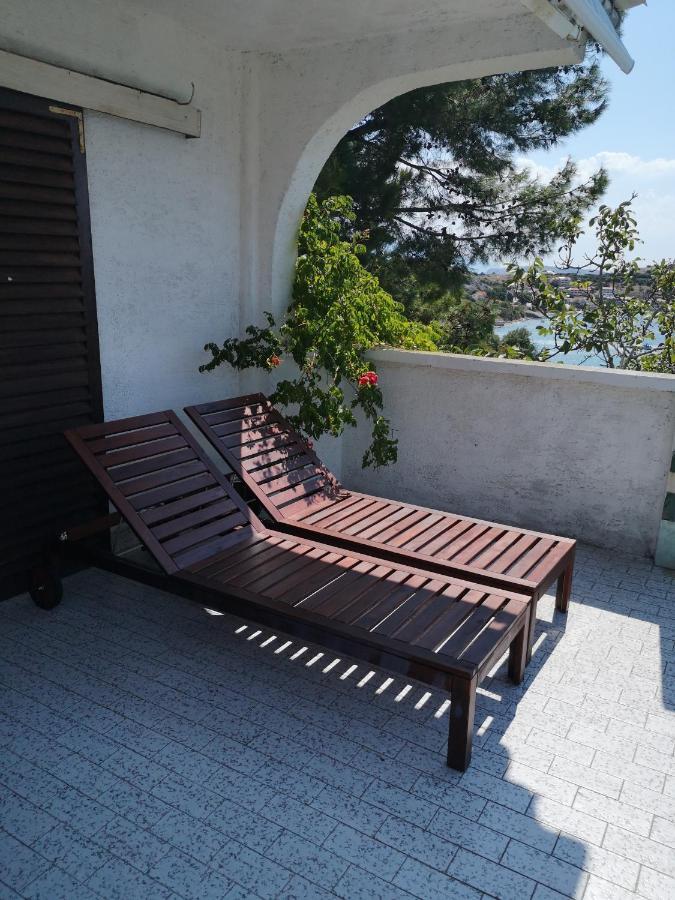 Apartments Bassi Stara Baška Eksteriør bilde