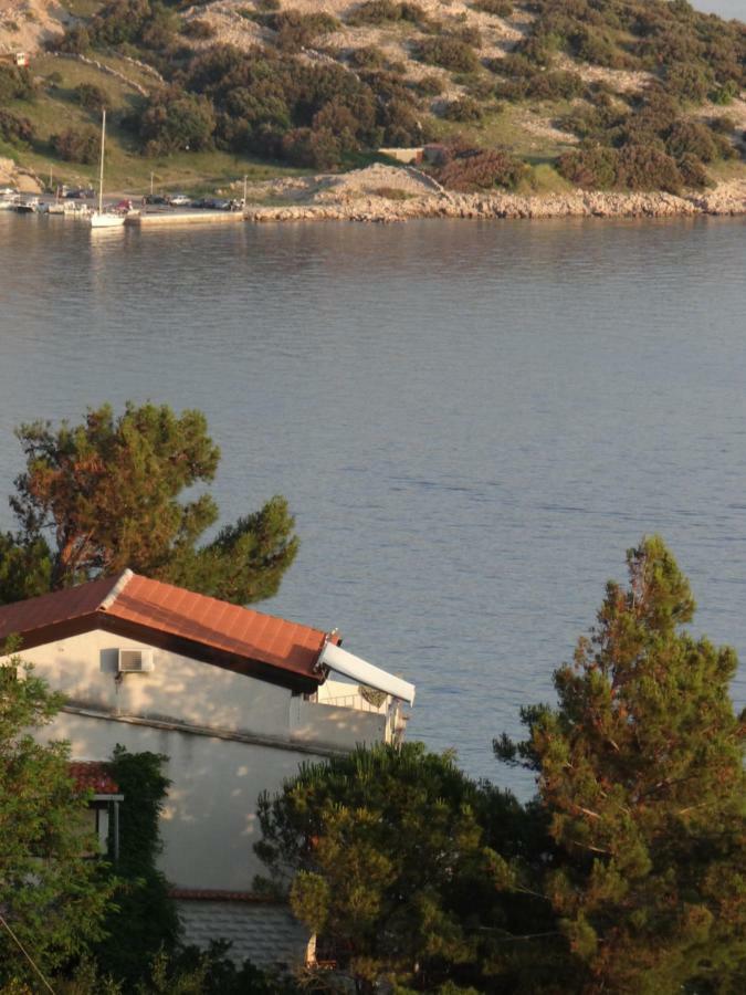 Apartments Bassi Stara Baška Eksteriør bilde