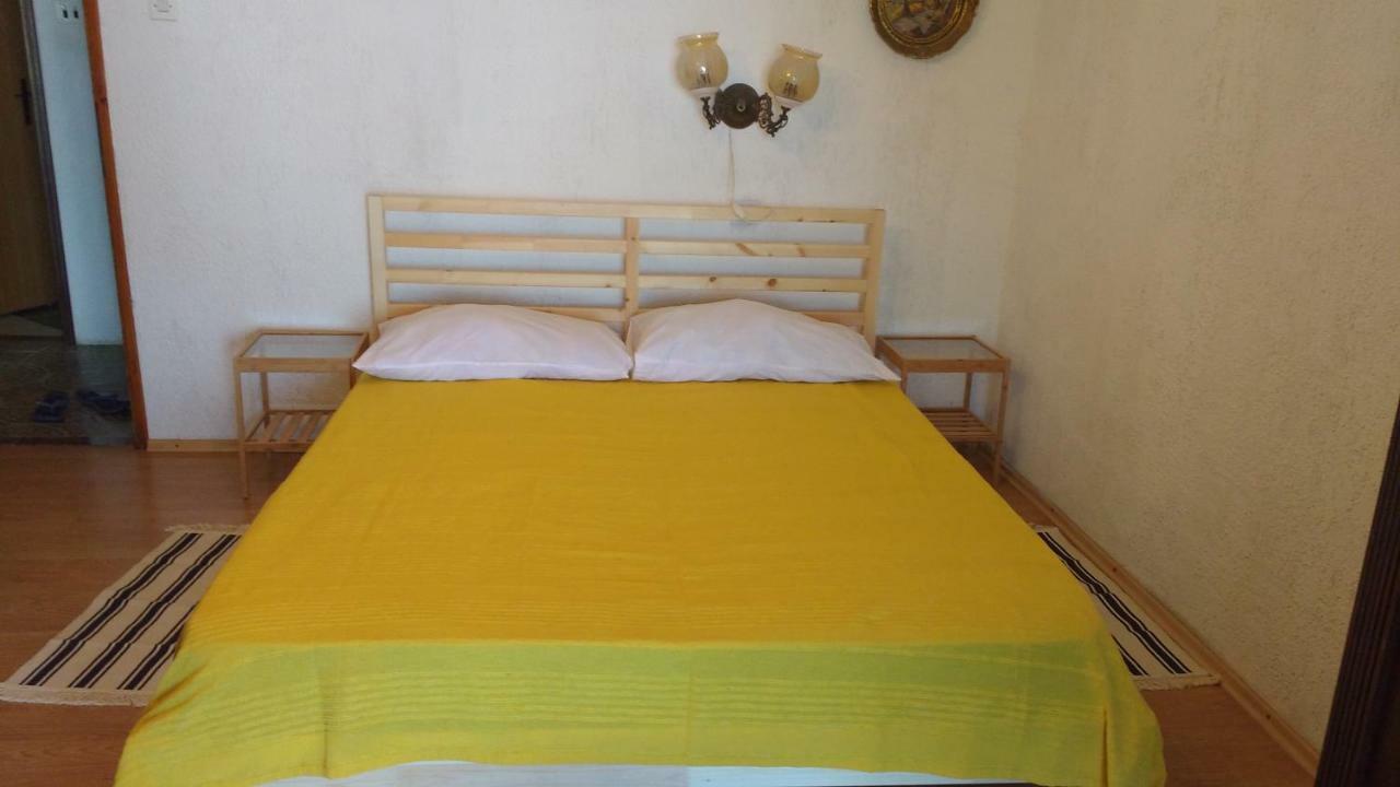 Apartments Bassi Stara Baška Eksteriør bilde