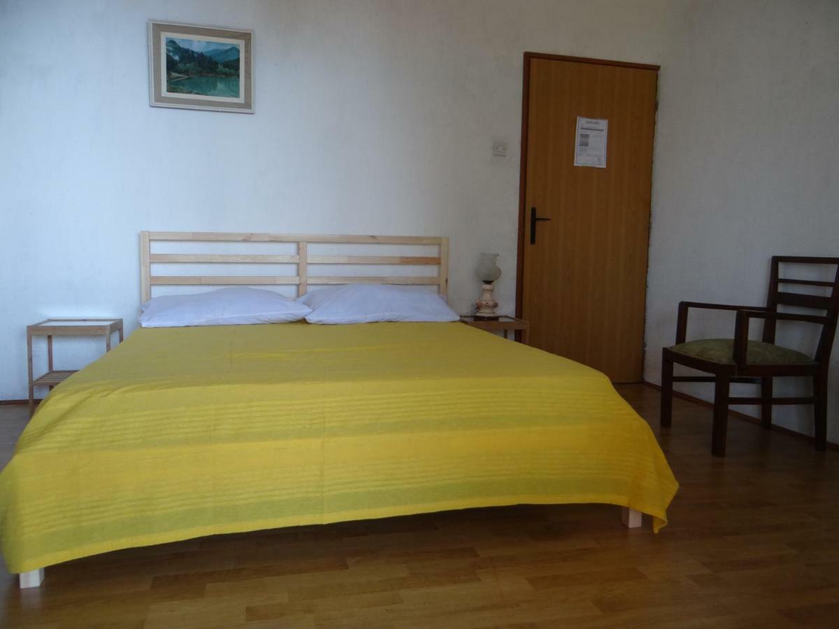 Apartments Bassi Stara Baška Eksteriør bilde