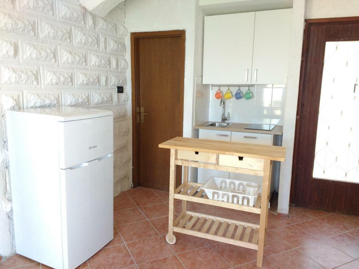 Apartments Bassi Stara Baška Eksteriør bilde