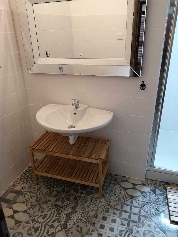 Apartments Bassi Stara Baška Eksteriør bilde
