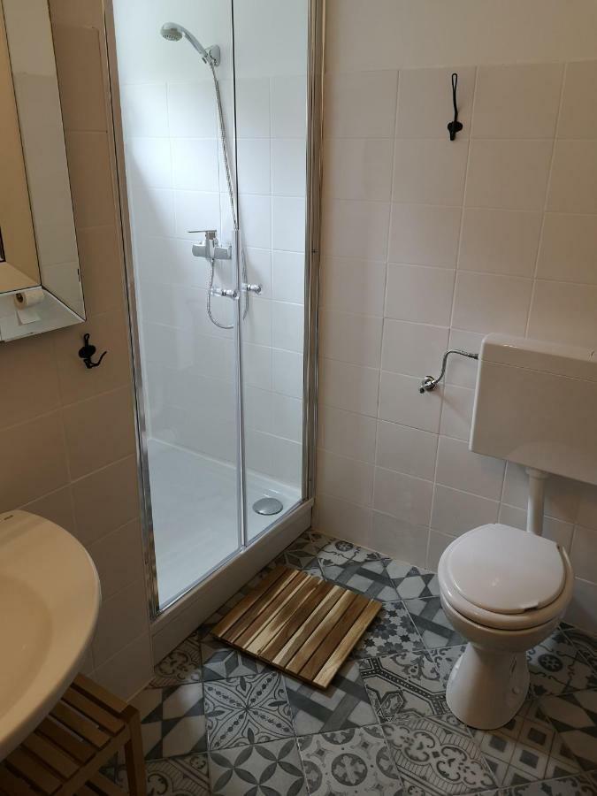 Apartments Bassi Stara Baška Eksteriør bilde